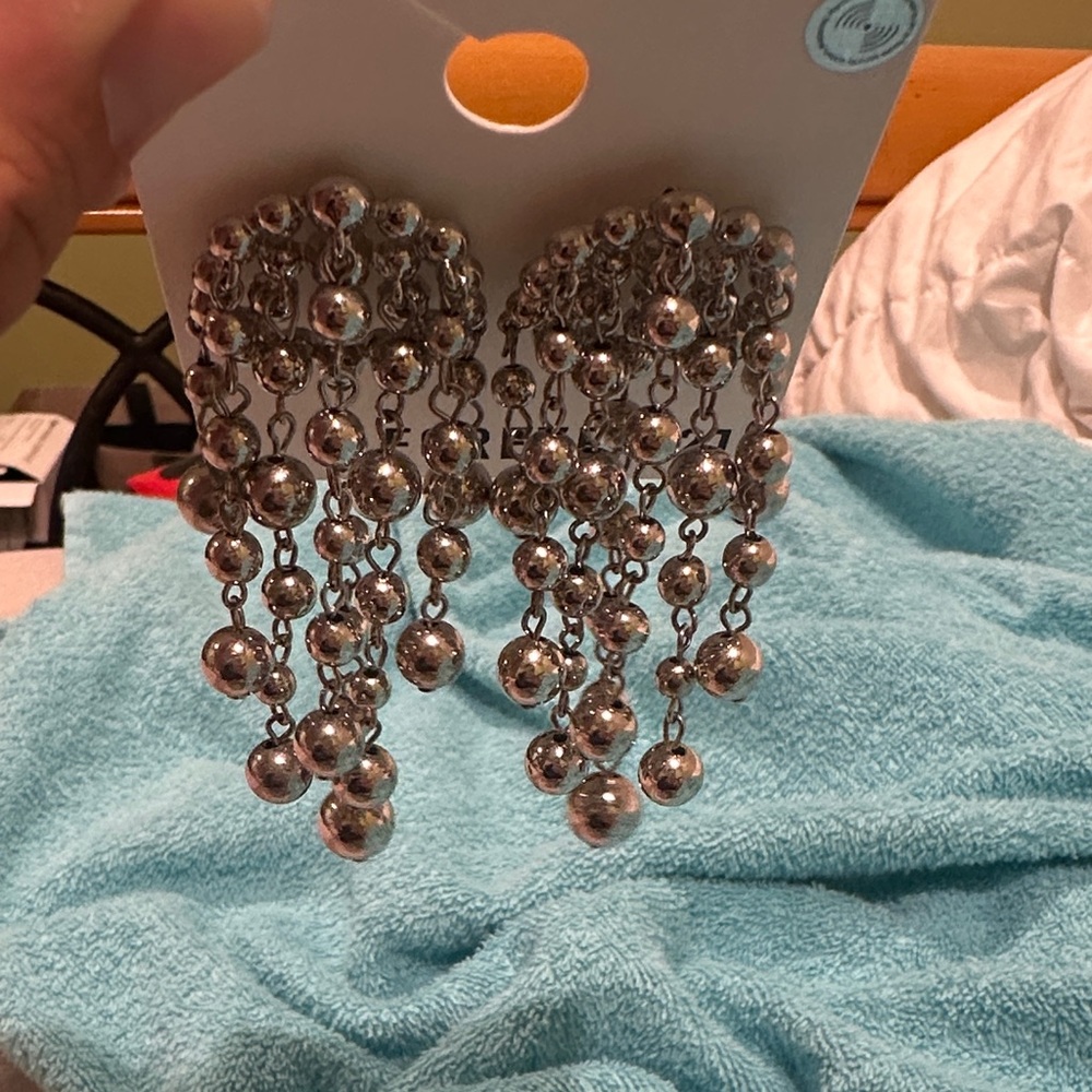 NWT Forever 21 Silver Bubble Beaded Drop Earrings